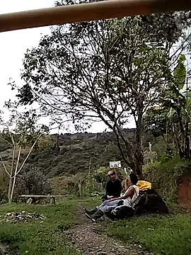 Snapshot of sky-wolves chatting on 10/25/25, 05:35 sky-wolves online show from 10/25/25, 05:35