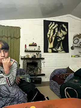 Snapshot of sky-wolves chatting on 09/25/25, 06:08 sky-wolves online show from 09/25/25, 06:08