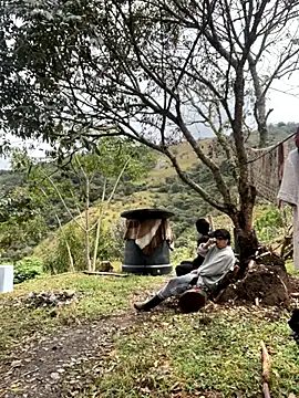 Snapshot of sky-wolves chatting on 09/20/25, 03:39 sky-wolves online show from 09/20/25, 03:39