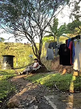 Snapshot of sky-wolves chatting on 10/04/25, 10:33 sky-wolves online show from 10/04/25, 10:33