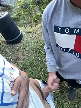 Snapshot of sky-wolves chatting on 09/25/25, 10:49 sky-wolves online show from 09/25/25, 10:49