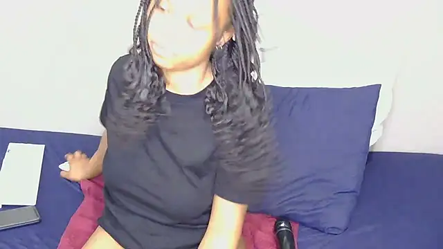 Serafynn online show from 10/26/25, 02:50