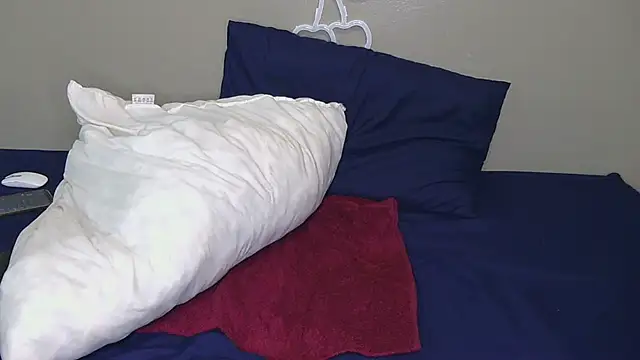 Serafynn online show from 10/26/25, 02:45