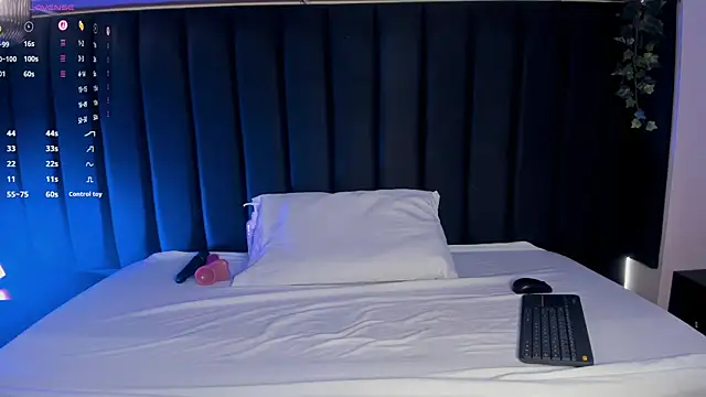 Snapshot of Cristina_joy chatting on 10/22/25, 12:15 Cristina joy online show from 10/22/25, 12:15