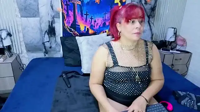 sofiagutierrez   online show from 10/31/25, 02:52