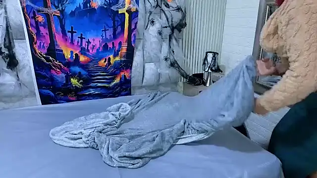 sofiagutierrez   online show from 10/22/25, 03:06