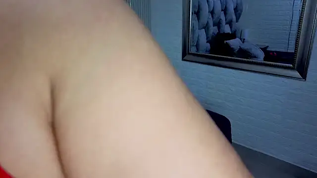 sofiagutierrez   online show from 12/01/25, 02:01