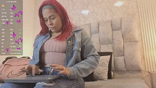 sofiagutierrez   online show from 10/05/25, 02:57