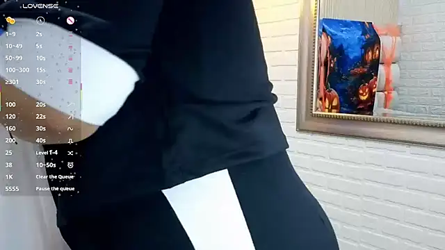 sofiagutierrez   online show from 10/13/25, 03:57