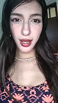 Snapshot of Emily-hottson chatting on 01/10/26, 05:58 Emily-hottson online show from 01/10/26, 05:58