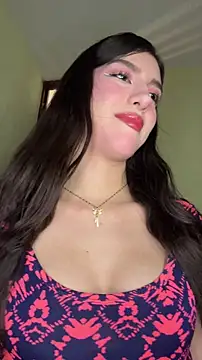 Snapshot of Emily-hottson chatting on 02/17/26, 04:21 Emily-hottson online show from 02/17/26, 04:21