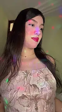 Snapshot of Emily-hottson chatting on 02/20/26, 06:19 Emily-hottson online show from 02/20/26, 06:19