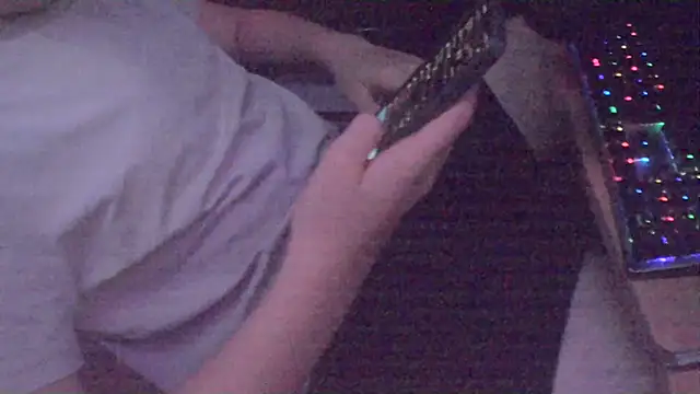 Snapshot of xderox318 chatting on 11/15/25, 11:09 xderox318 online show from 11/15/25, 11:09