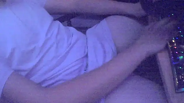 Snapshot of xderox318 chatting on 09/21/25, 09:31 xderox318 online show from 09/21/25, 09:31