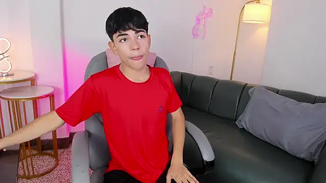 Snapshot of Peter_chase chatting on 12/02/25, 06:09 Peter chase online show from 12/02/25, 06:09