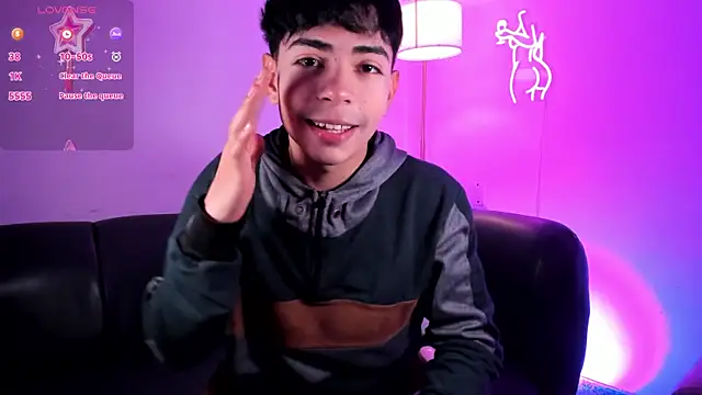 Snapshot of Peter_chase chatting on 11/02/25, 06:24 Peter chase online show from 11/02/25, 06:24