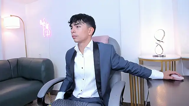 Snapshot of Peter_chase chatting on 11/22/25, 05:17 Peter chase online show from 11/22/25, 05:17