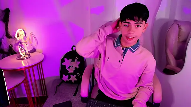 Snapshot of Peter_chase chatting on 11/01/25, 06:24 Peter chase online show from 11/01/25, 06:24