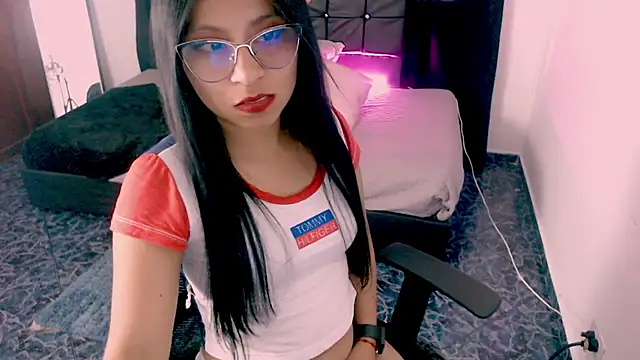 Snapshot of Annis_a chatting on 09/26/25, 09:54 Annis a online show from 09/26/25, 09:54