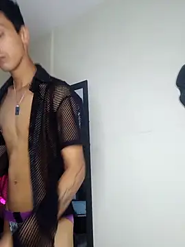 Snapshot of Seth__c69 chatting on 11/02/25, 10:37 Seth c69 online show from 11/02/25, 10:37