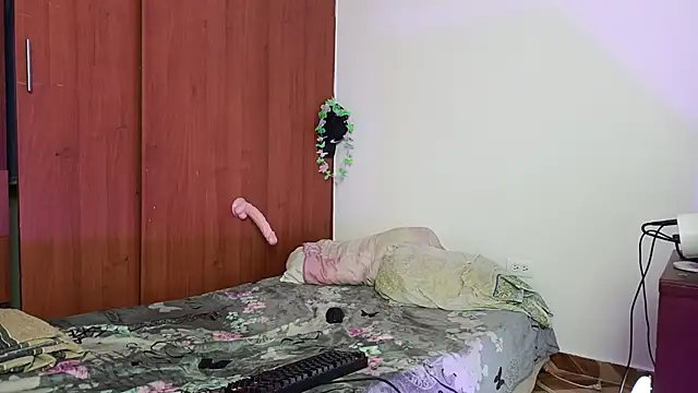 Snapshot of BellJS chatting on 02/18/26, 12:19 BellJS online show from 02/18/26, 12:19