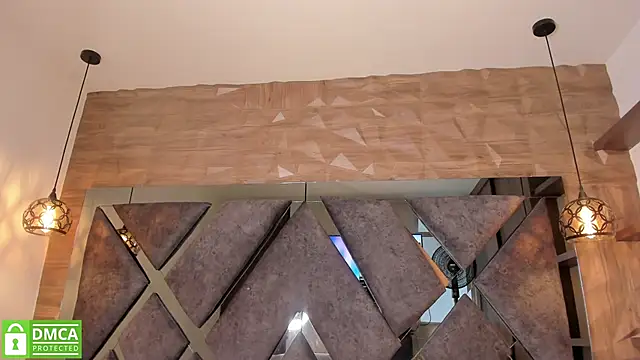 Scarlet  Jones  online show from 11/24/25, 10:21