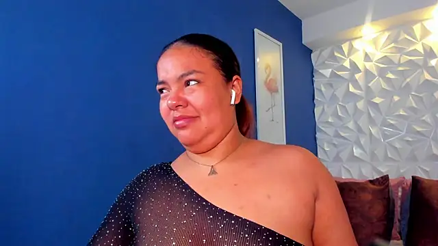 Snapshot of freya_cole_ chatting on 10/01/25, 11:36 freya cole online show from 10/01/25, 11:36