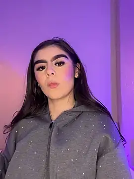 SofiaFontaiine online show from 11/18/25, 04:49