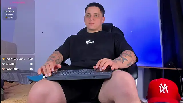 denis munera online show from 10/15/25, 09:56