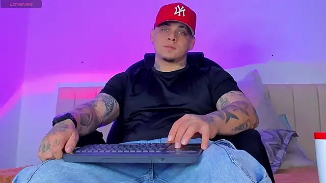 denis munera online show from 09/18/25, 12:08