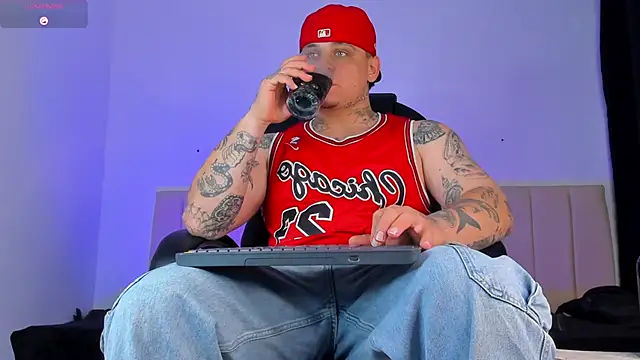 denis munera online show from 11/28/25, 04:45