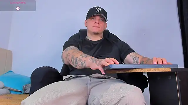 denis munera online show from 10/03/25, 12:06