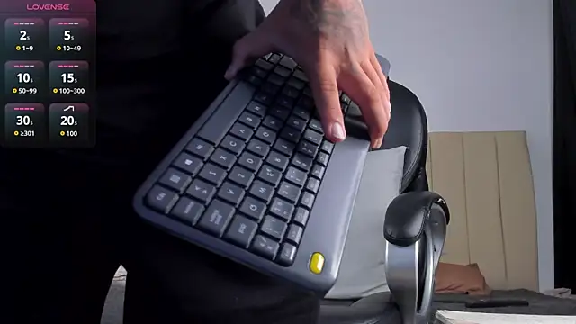 denis munera online show from 04/05/26, 02:46