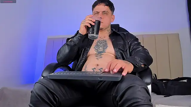 denis munera online show from 03/08/26, 02:53