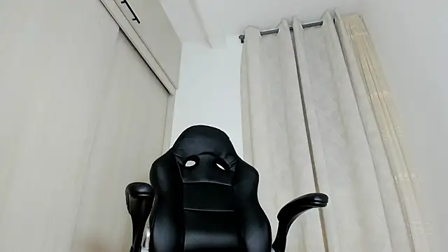 Biscuit oliva online show from 04/15/26, 01:00