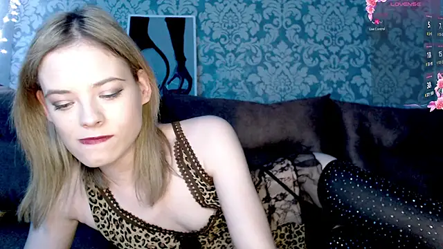 Kate  Loves online show from 12/16/25, 06:45