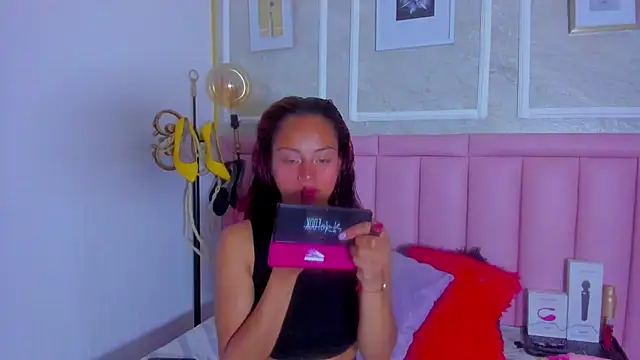 HoollyHendrix online show from 02/23/26, 08:31