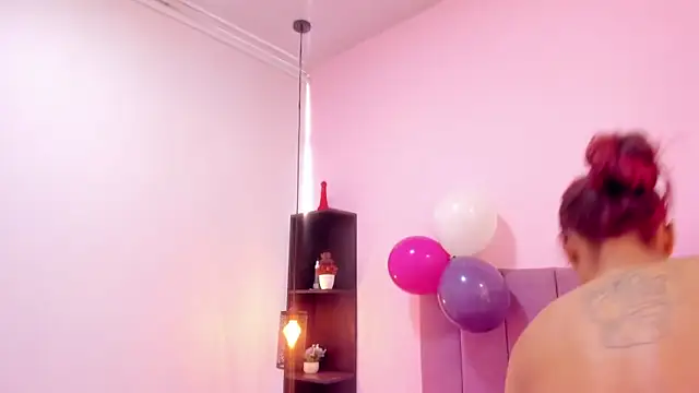 HoollyHendrix online show from 11/08/25, 08:01