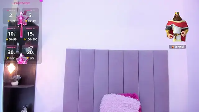 HoollyHendrix online show from 10/29/25, 08:19