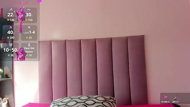 HoollyHendrix online show from 10/01/25, 07:51