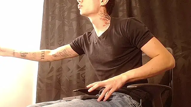 Snapshot of jaico_santos chatting on 10/14/25, 11:04 jaico santos online show from 10/14/25, 11:04