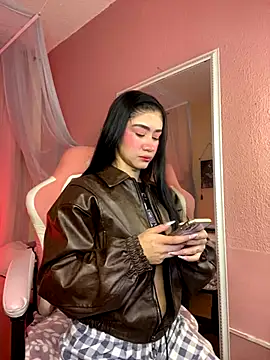 camila1 torres  online show from 12/21/25, 02:46