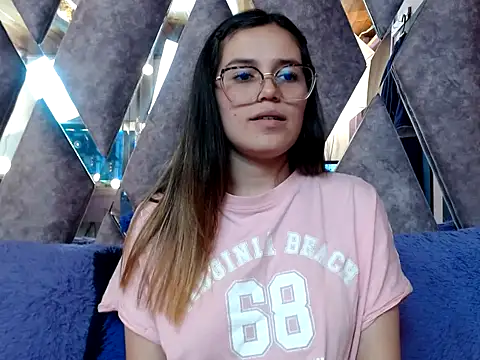 Snapshot of CRISTALHERRANZ chatting on 10/08/25, 11:49 CRISTALHERRANZ online show from 10/08/25, 11:49