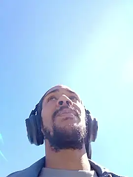 Snapshot of Mikaaa97 chatting on 04/08/26, 11:44 Mikaaa97 online show from 04/08/26, 11:44