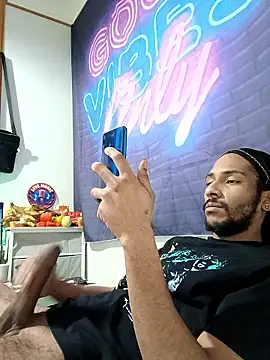 Snapshot of Mikaaa97 chatting on 01/13/26, 01:20 Mikaaa97 online show from 01/13/26, 01:20