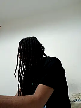 Snapshot of Mikaaa97 chatting on 12/22/25, 07:36 Mikaaa97 online show from 12/22/25, 07:36