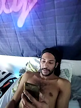 Snapshot of Mikaaa97 chatting on 01/12/26, 07:37 Mikaaa97 online show from 01/12/26, 07:37