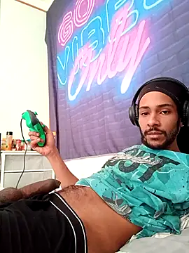 Snapshot of Mikaaa97 chatting on 02/07/26, 12:02 Mikaaa97 online show from 02/07/26, 12:02