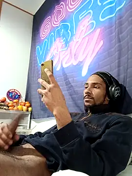 Snapshot of Mikaaa97 chatting on 01/17/26, 05:05 Mikaaa97 online show from 01/17/26, 05:05