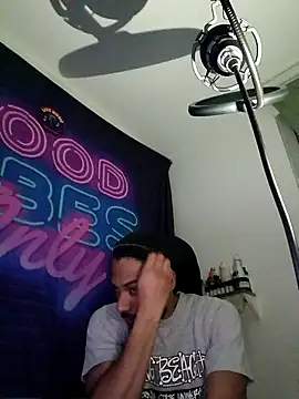 Snapshot of Mikaaa97 chatting on 03/14/26, 01:22 Mikaaa97 online show from 03/14/26, 01:22